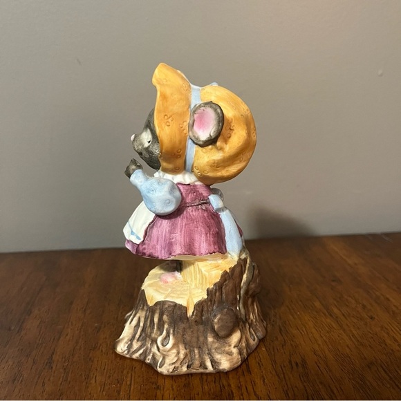 Norcross vintage handcrafted fine porcelain bisque figurine by Seymour Mann. - Picture 4 of 8